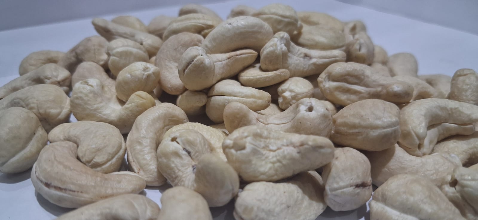 Whole white cashew kernels